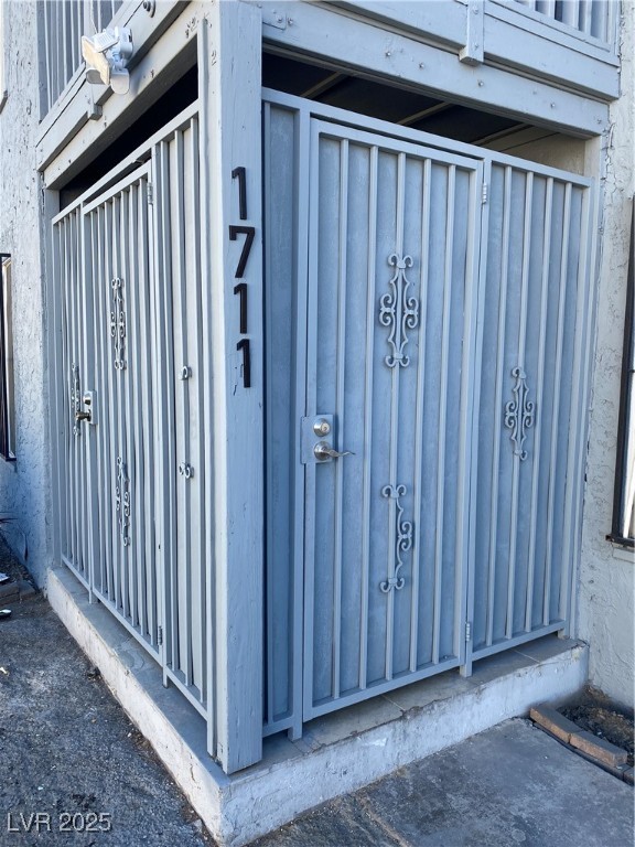 1711 Santa Paula Drive, Unit B Las Vegas, NV 89104 - Photo 3 of 17 View of gate