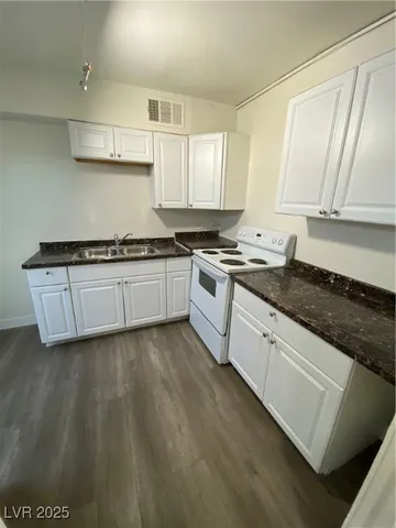 $1,050 | 1711 Santa Paula Drive, Unit B, Las Vegas, NV 89104