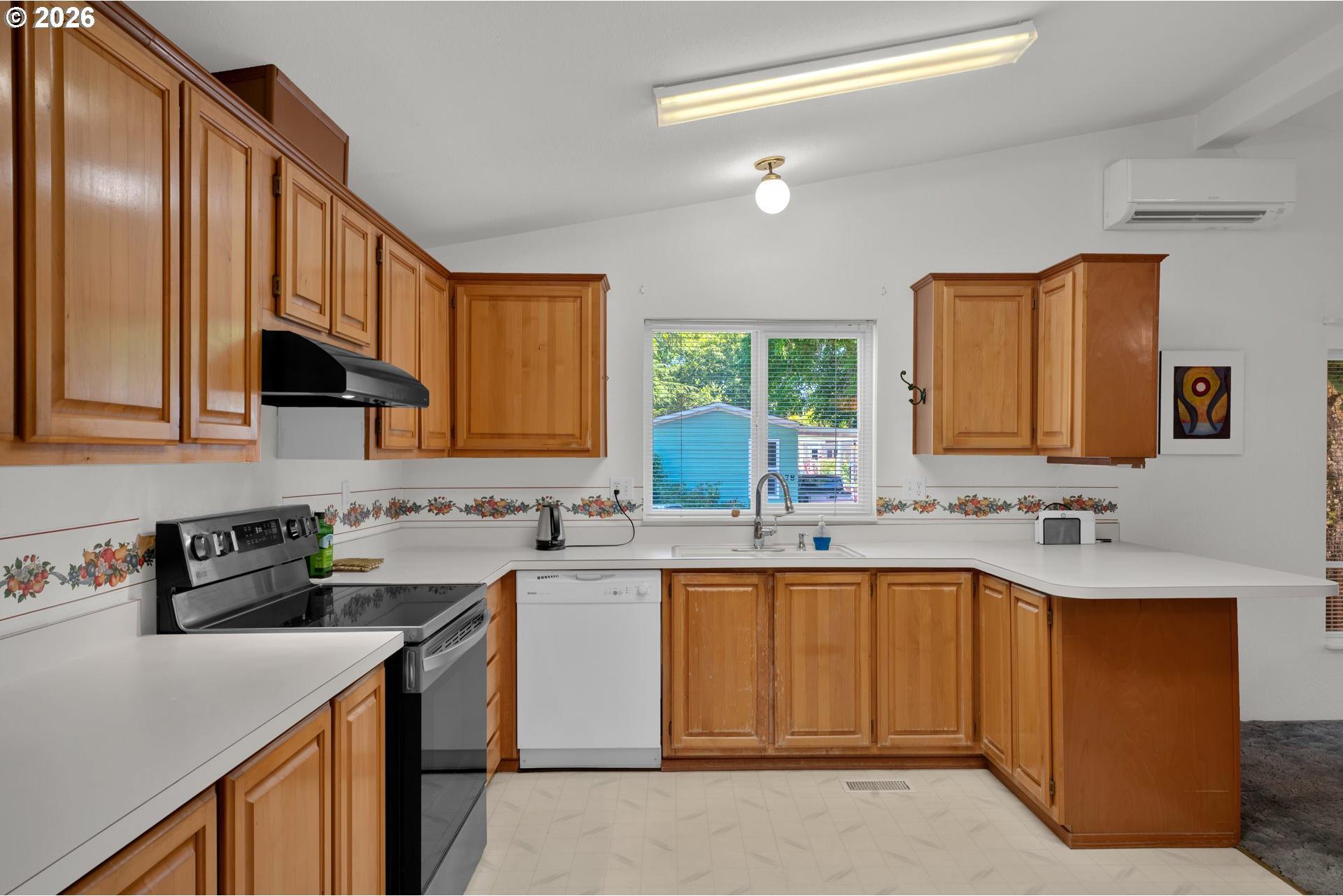 1475 Green Acres Road, Unit 69 Eugene, OR 97408 - Photo 10 of 30 Kitchen