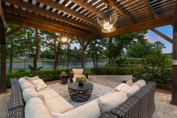 $1,795,000 | 22 Marin Creek Place, Spring, TX 77389