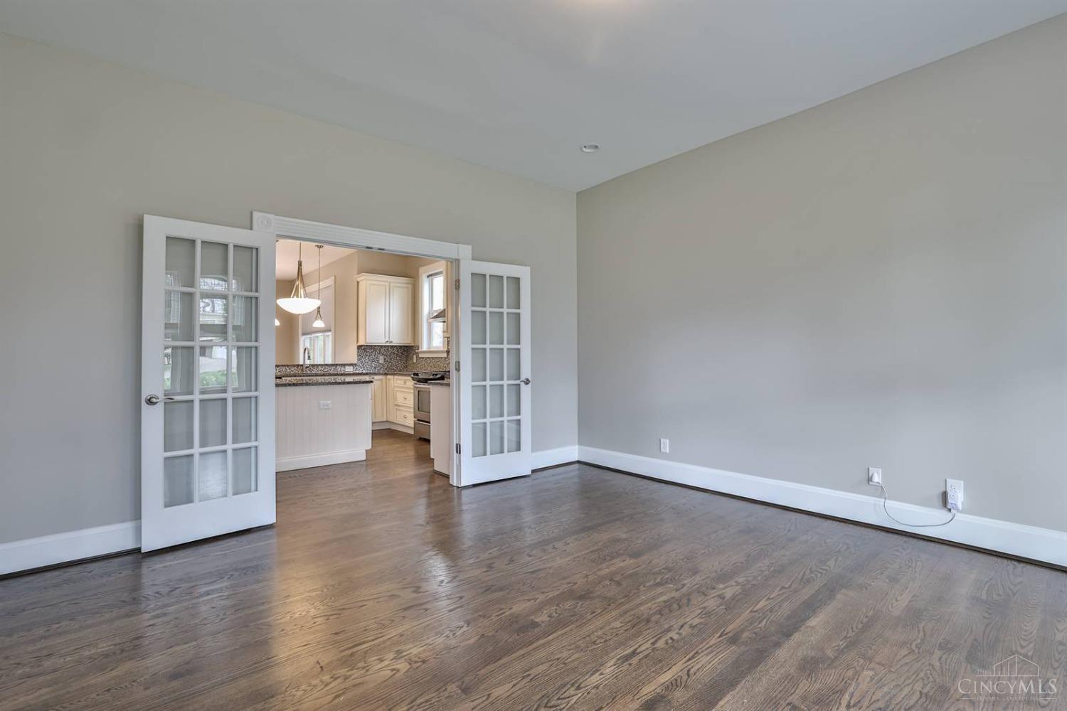 257 Compton Road Wyoming, OH 45215 - Photo 11 of 65