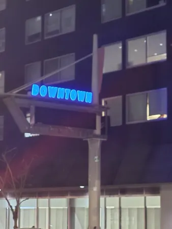 $3,100 | 600 West 9th Street, Unit 207, Los Angeles, CA 90015