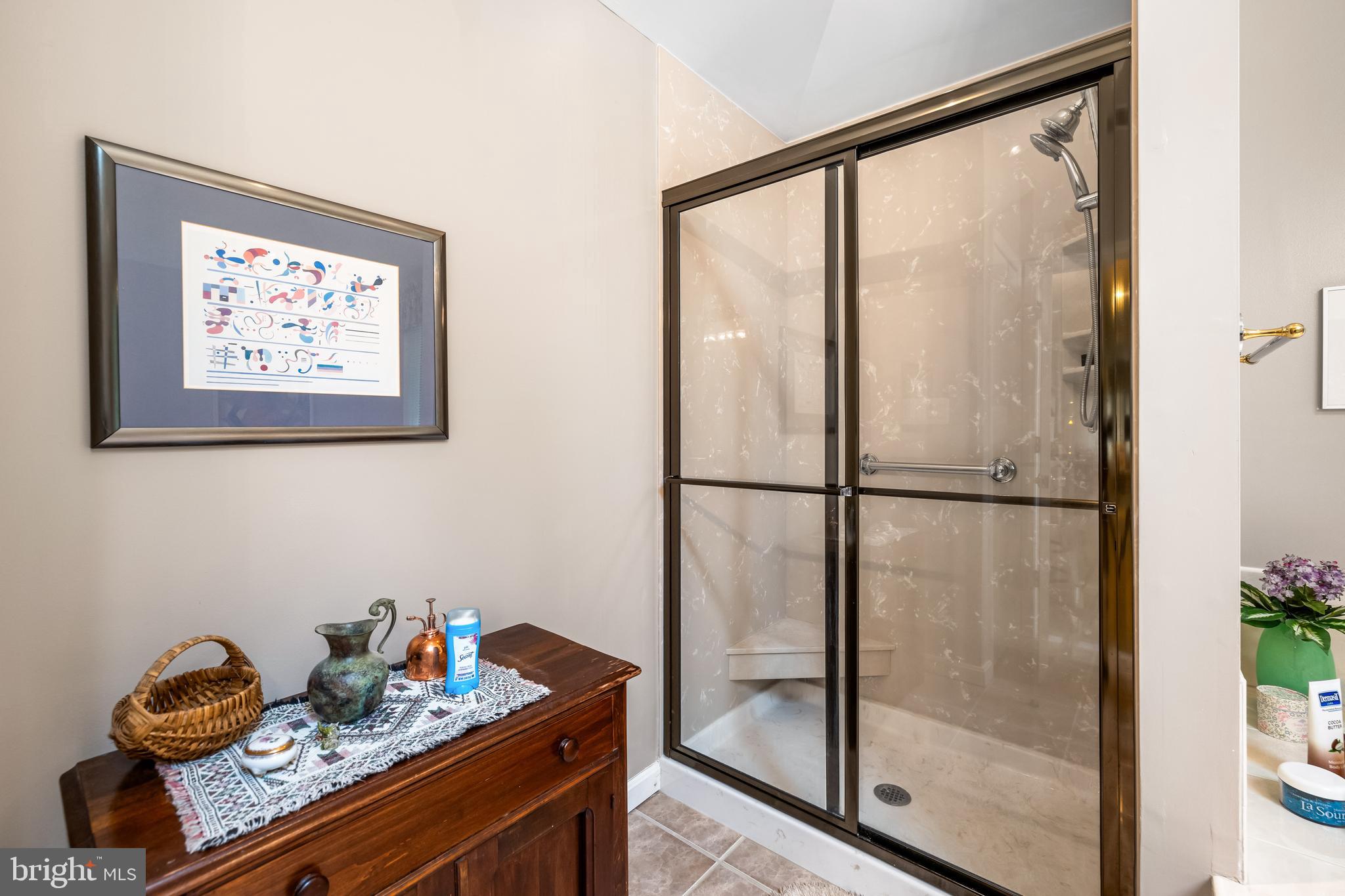 11822 Ivy Mill Road Reisterstown, MD 21136 - Photo 41 of 72 2nd Bath ( upper level )