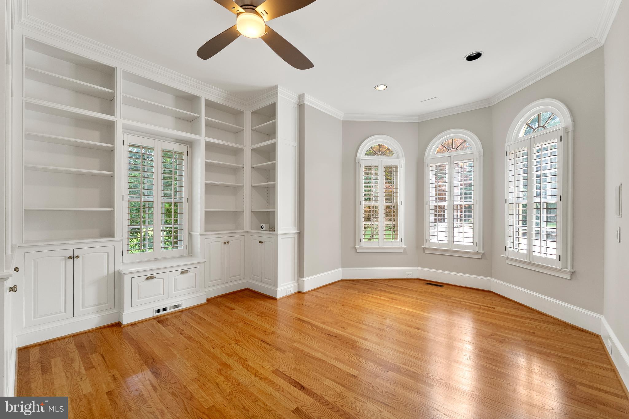 532 Springvale Road Great Falls, VA 22066 - Photo 9 of 98