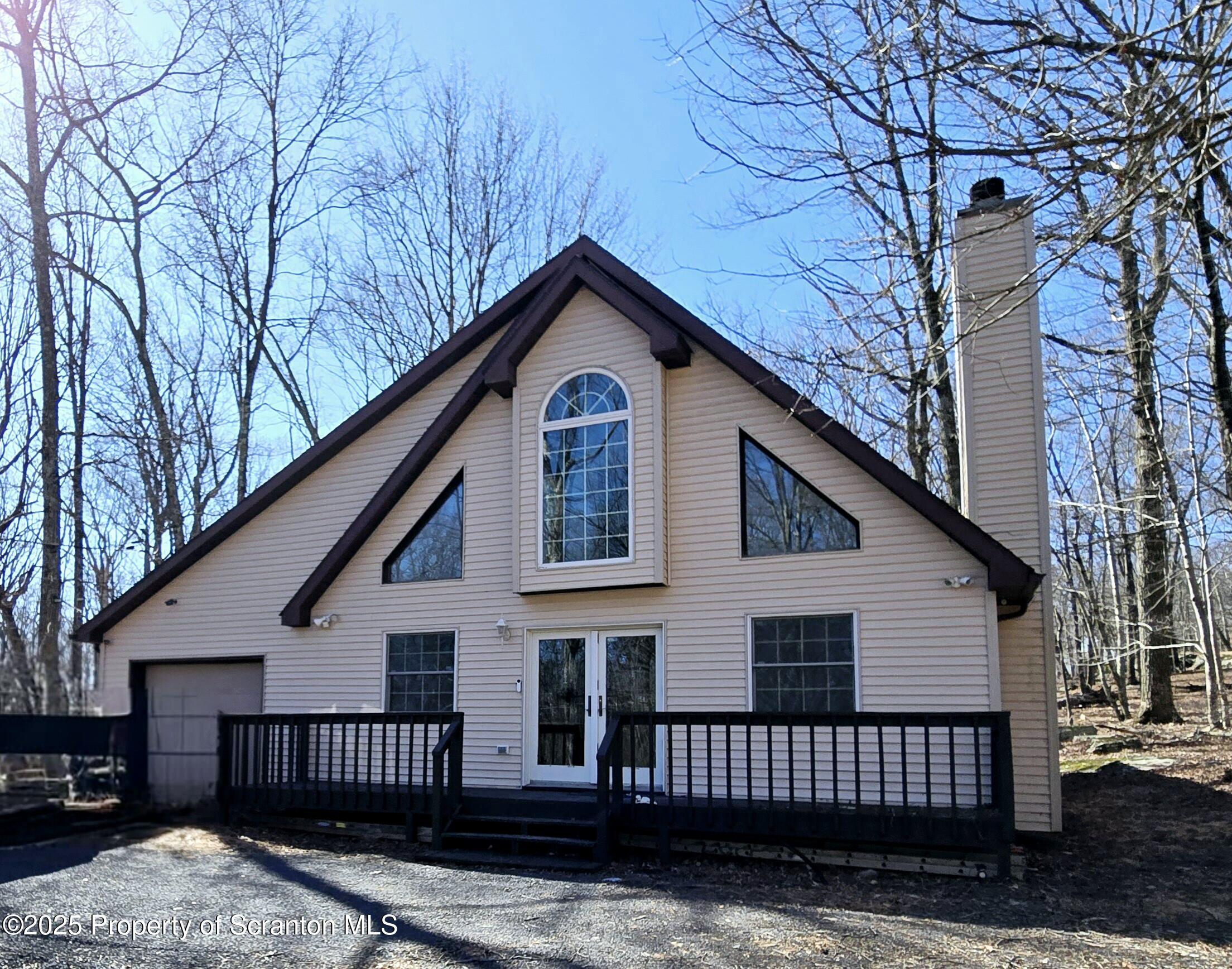 365 Gold Finch Road Bushkill, PA 18324 - Photo 1 of 38 20250310_113716
