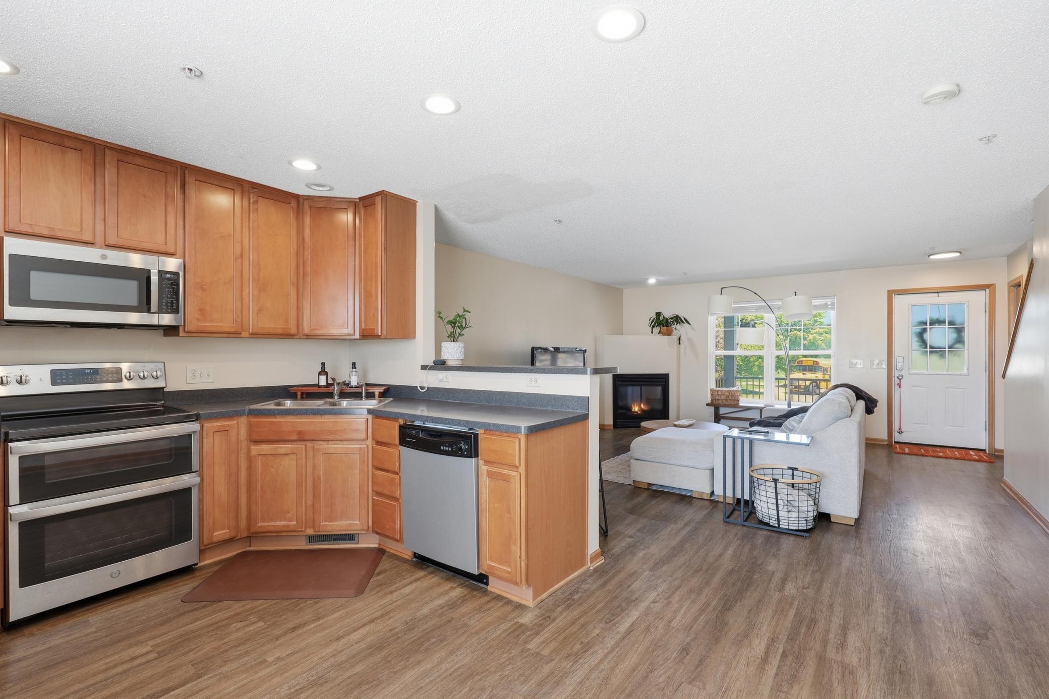 2894 Clover Ridge Drive Chaska, MN 55318 - Photo 11 of 41
