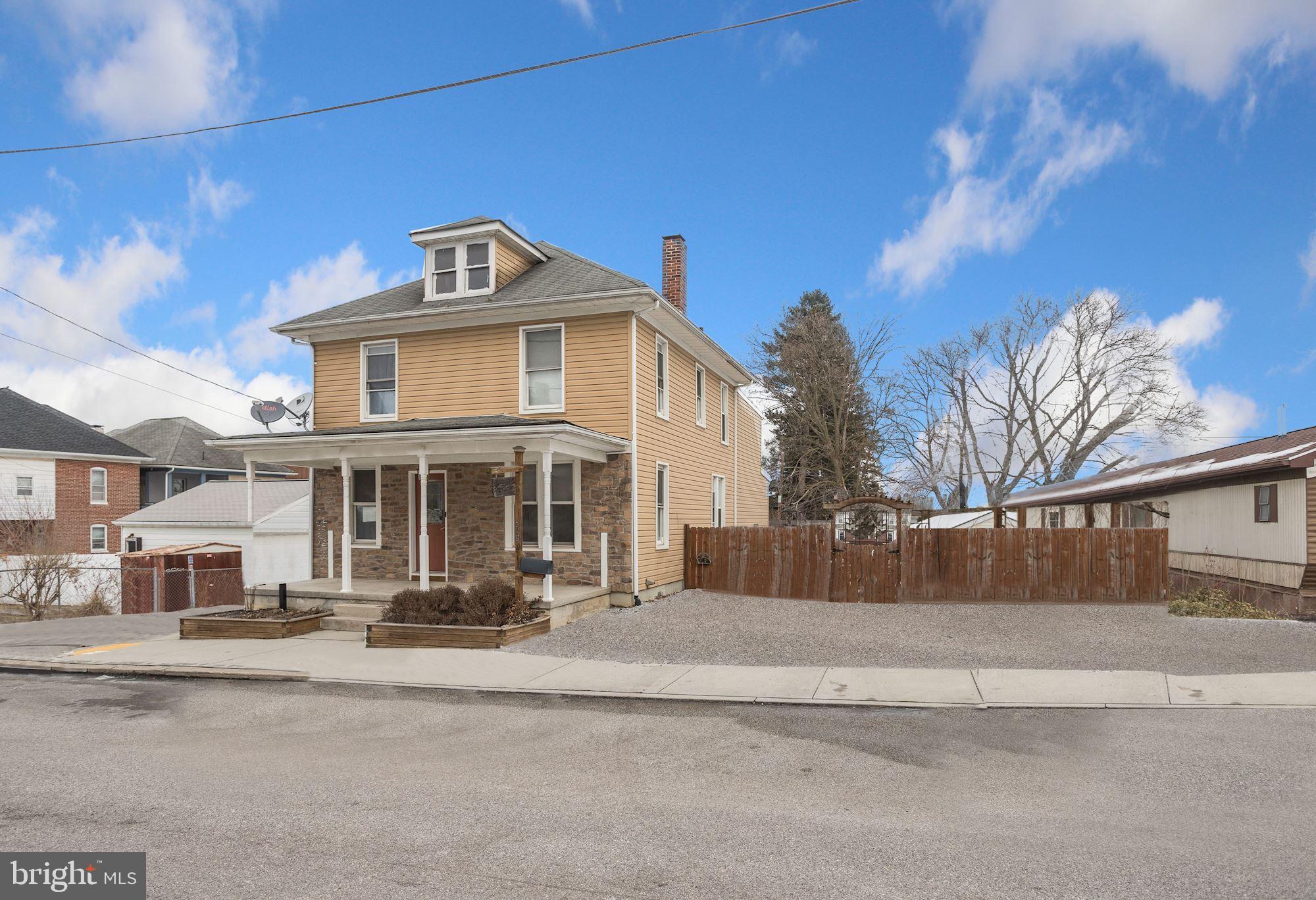 508 Locust Street Hanover, PA 17331 - Photo 3 of 28 Front Exterior