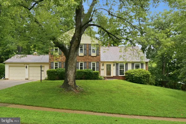 $950,000 | 8900 Queen Elizabeth Boulevard, Annandale, VA 22003