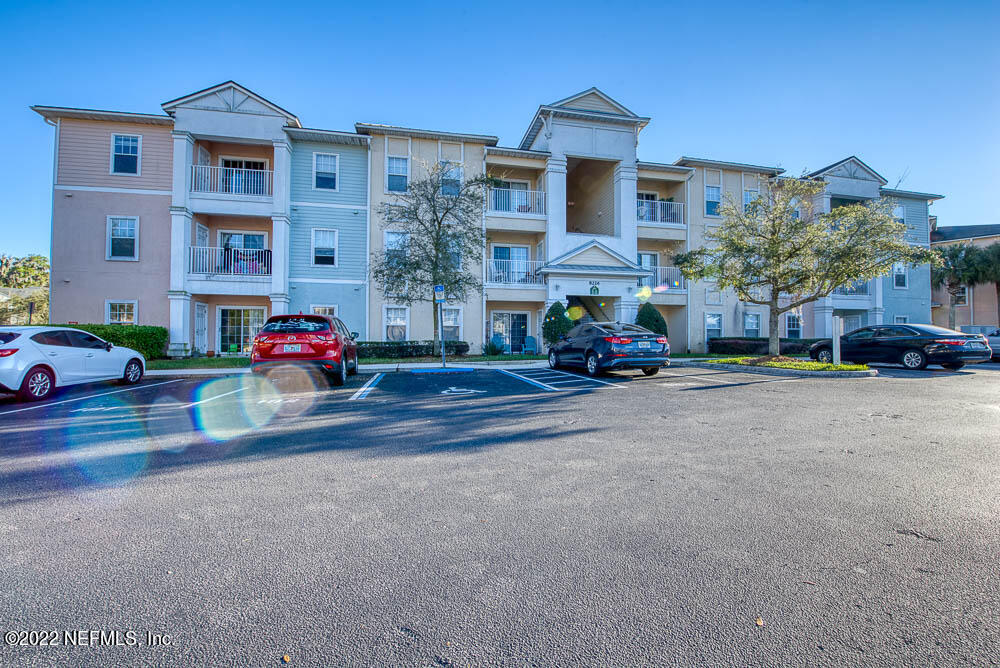 8226 Green Parrot Road, Unit 105 Jacksonville, FL 32256 - Photo 11 of 17 Building Exterior