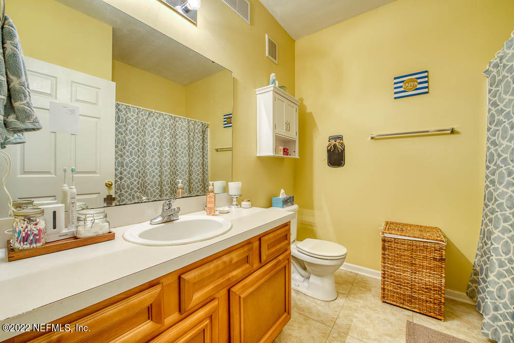 8226 Green Parrot Road, Unit 105 Jacksonville, FL 32256 - Photo 8 of 17 Hall Bath