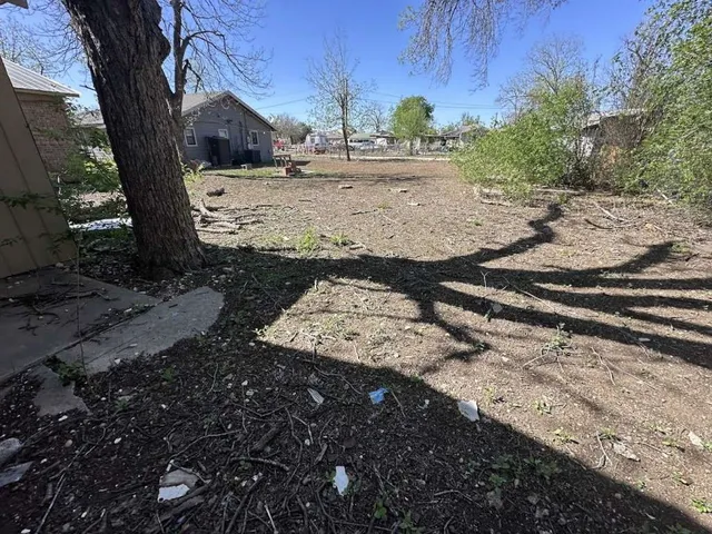 $42,999 | 2112 15th Street, Hondo, TX 78861