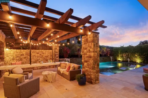 $3,195,000 | 415 Vendeen Court, Danville, CA 94506