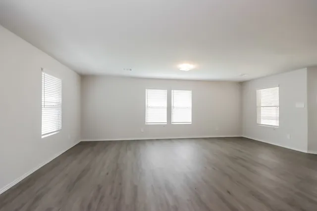 $1,835 | 313 Fallow Deer Drive, Huntsville, TX 77320