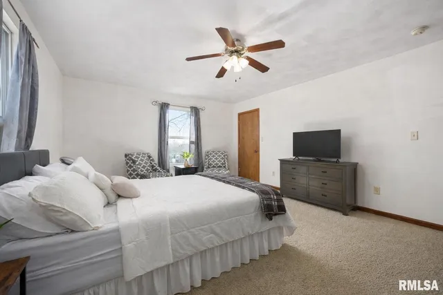 $179,900 | 1311 Lawndale Avenue, Pekin, IL 61554