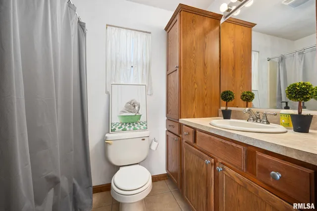 $179,900 | 1311 Lawndale Avenue, Pekin, IL 61554