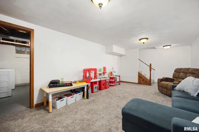 $179,900 | 1311 Lawndale Avenue, Pekin, IL 61554