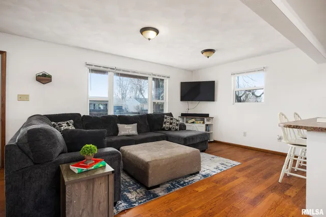 $179,900 | 1311 Lawndale Avenue, Pekin, IL 61554