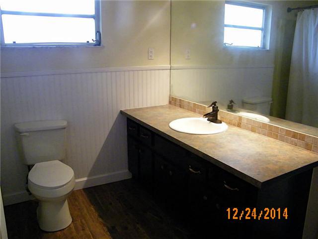 555 Southwest Rustic Circle Stuart, FL 34997 - Photo 11 of 17 Gallery Image 11