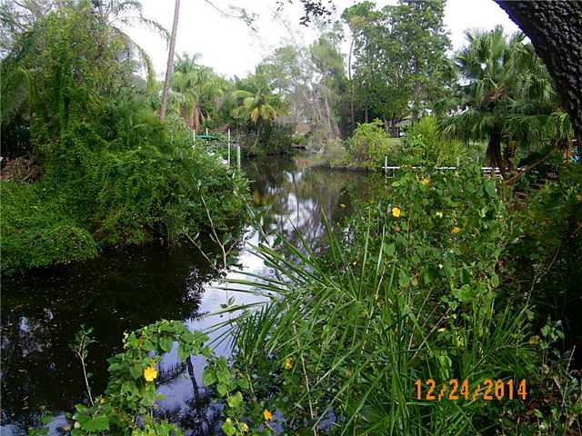 555 Southwest Rustic Circle Stuart, FL 34997 - Photo 12 of 17 Gallery Image 12