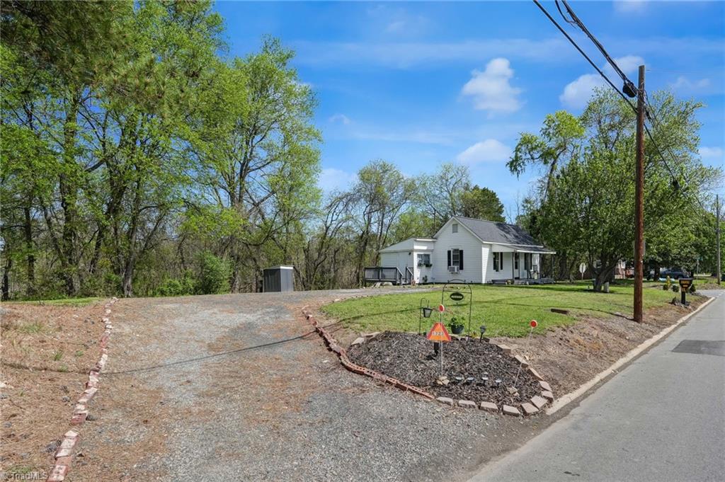 1723 East Meadow Road Eden, NC 27288 - Photo 4 of 22