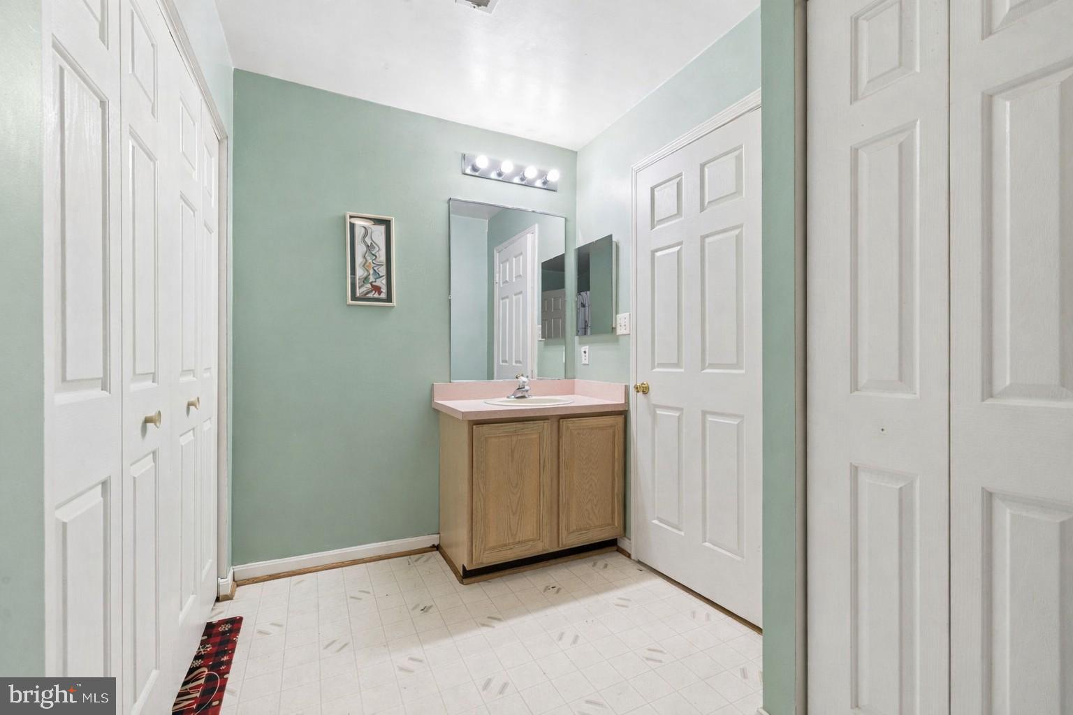 7214 Clifton Road Clifton, VA 20124 - Photo 36 of 83