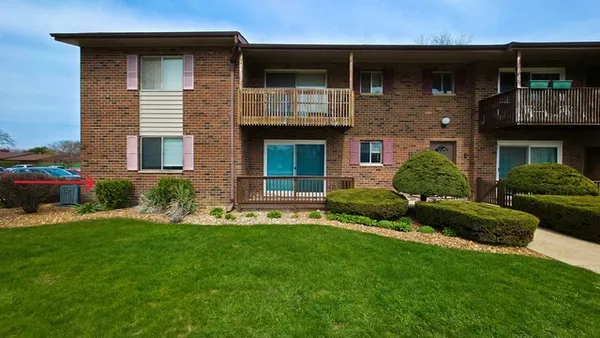 $204,900 | 6738 181st Street, Unit 1520, Tinley Park, IL 60477