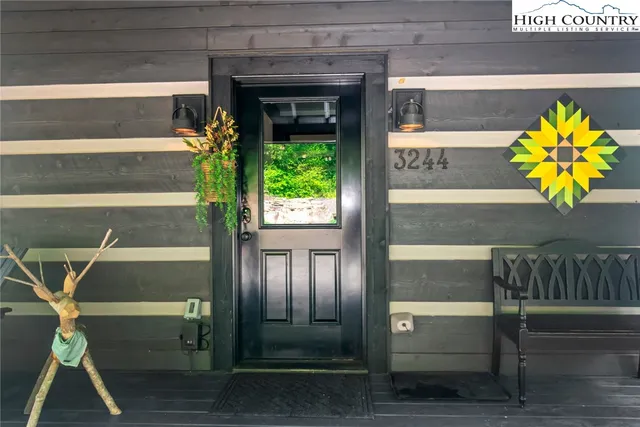 a view of entryway with a hall