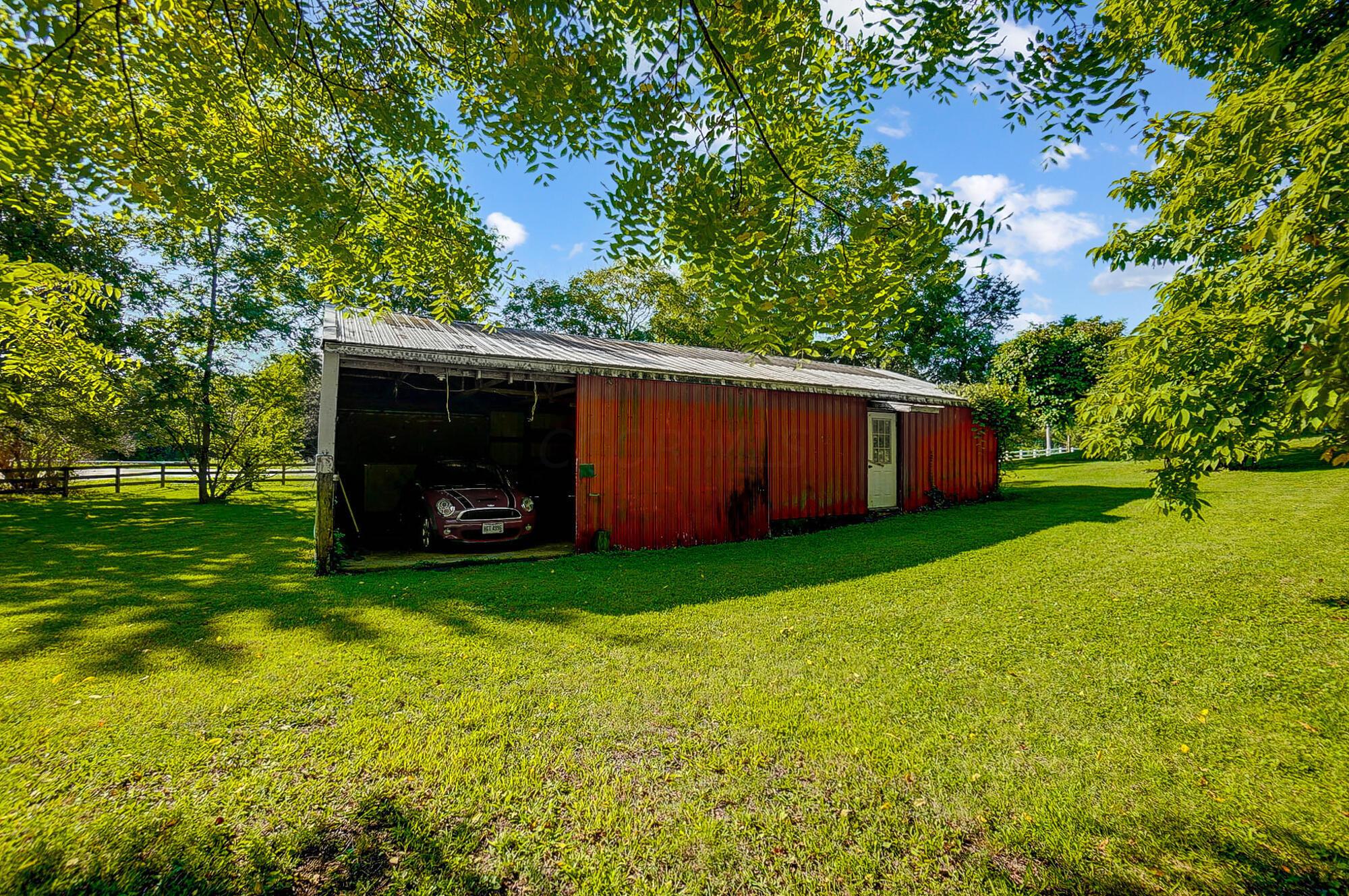4301 Mechanicsburg Road Springfield, OH 45502 - Photo 8 of 41 28 x 38 pole barn
