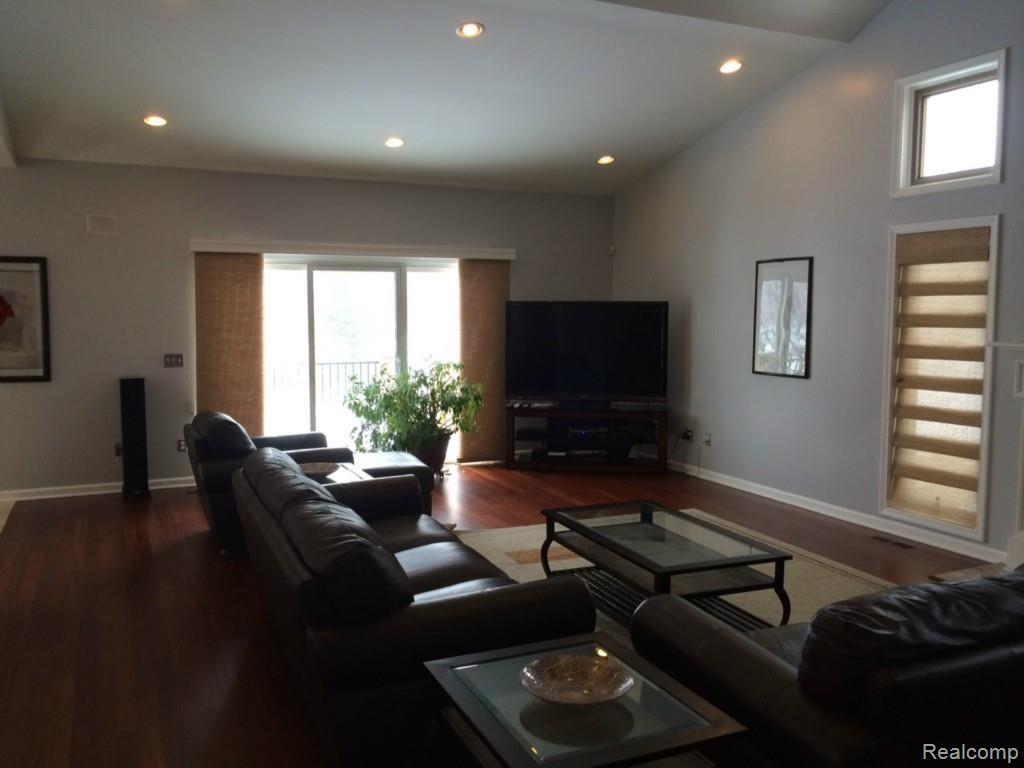 22250 Roxbury Drive Novi, MI 48374 - Photo 8 of 59 4.jpg