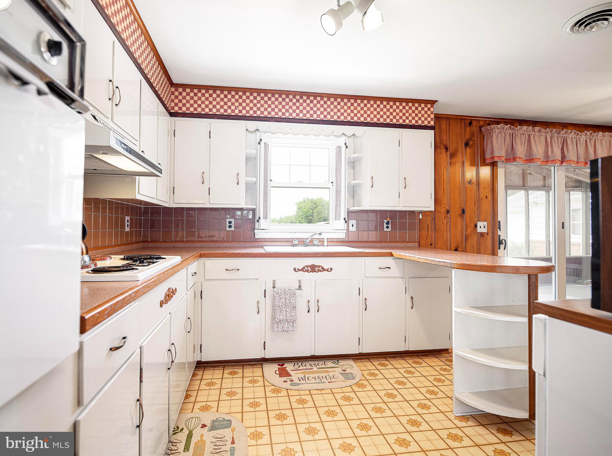 1921 Castleton Road Darlington, MD 21034 - Photo 4 of 29 Kitchen with all appliances
