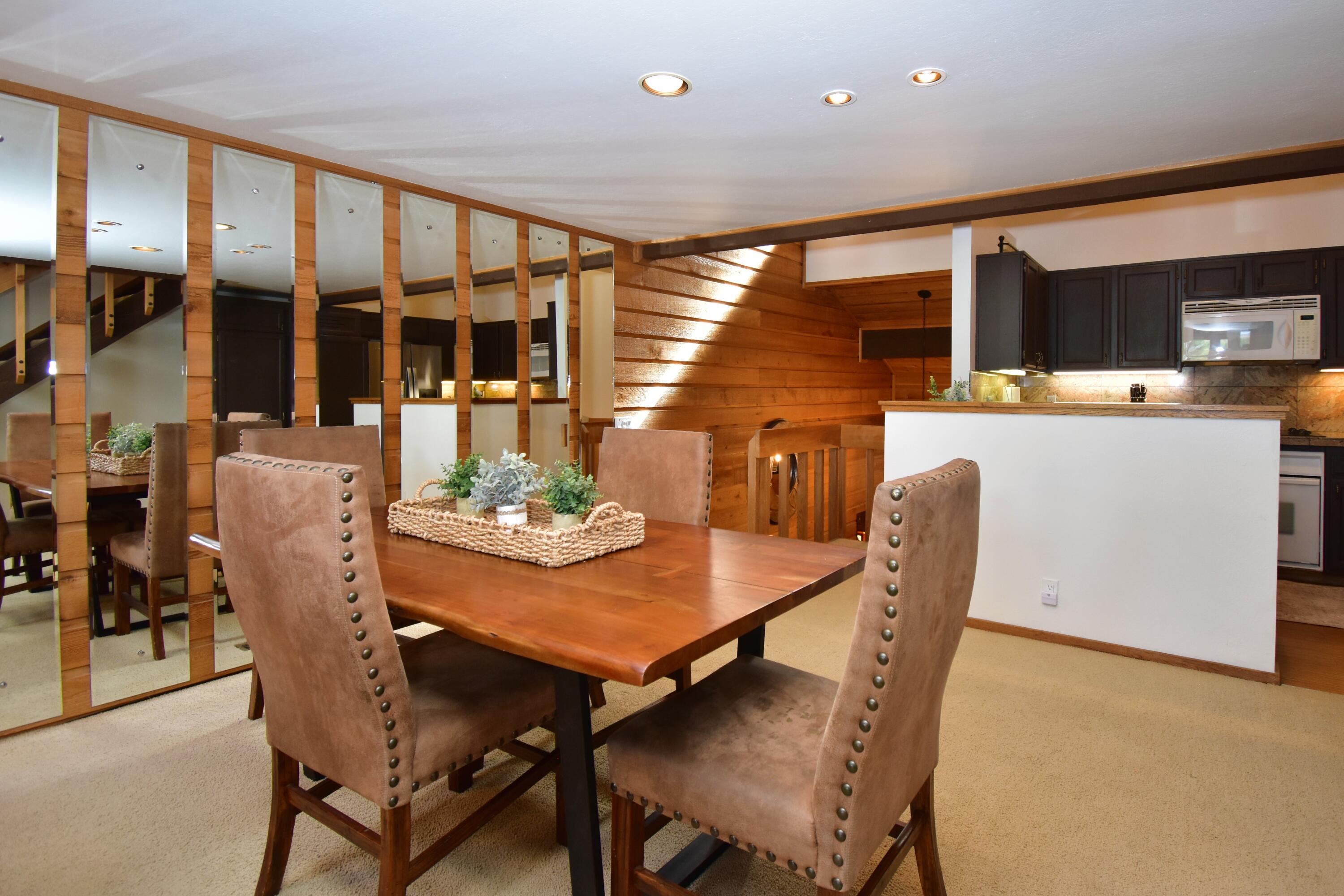 4342 Fairway Nine Road, Unit 4342 Sun Valley, ID 83353 - Photo 5 of 29 Dining Area 1