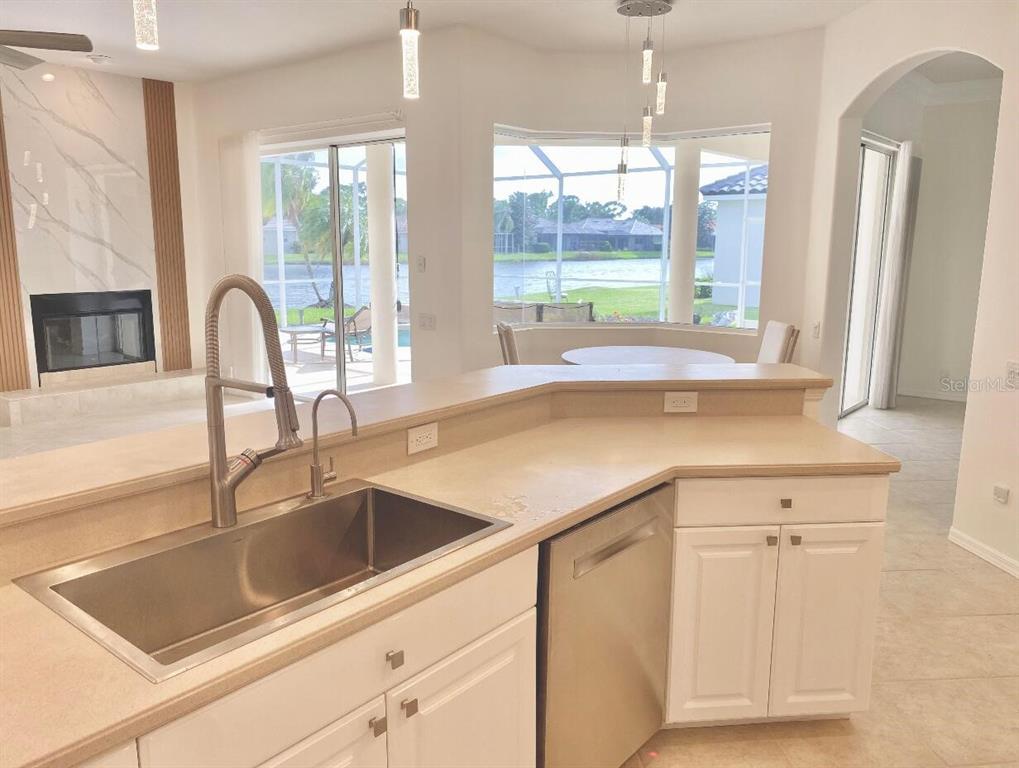 7468 Roxye Lane Sarasota, FL 34240 - Photo 8 of 72 Gallery Image 8