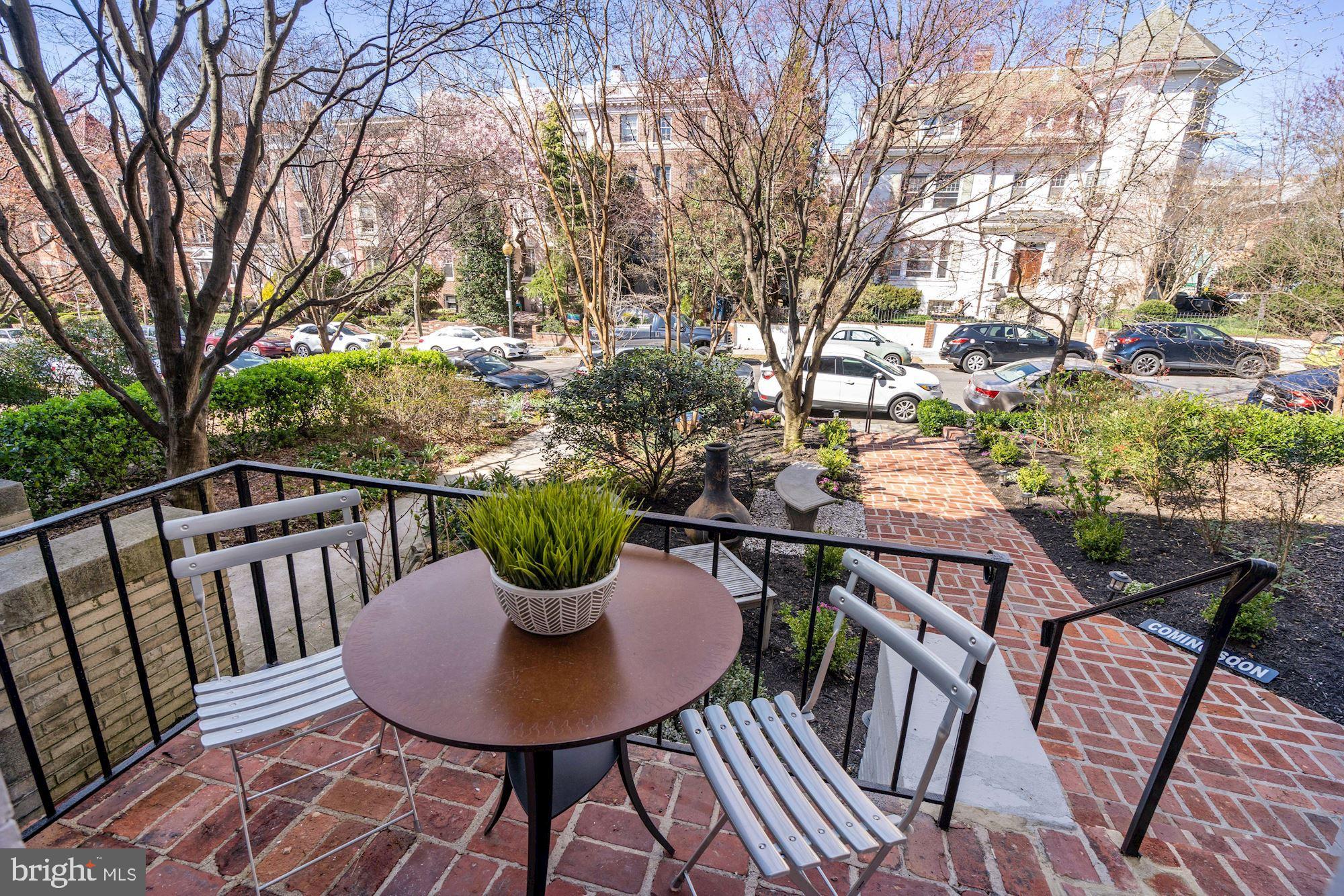1906 Biltmore Street Northwest, Unit 3 Washington, DC 20009 - Photo 4 of 54 Front Porch