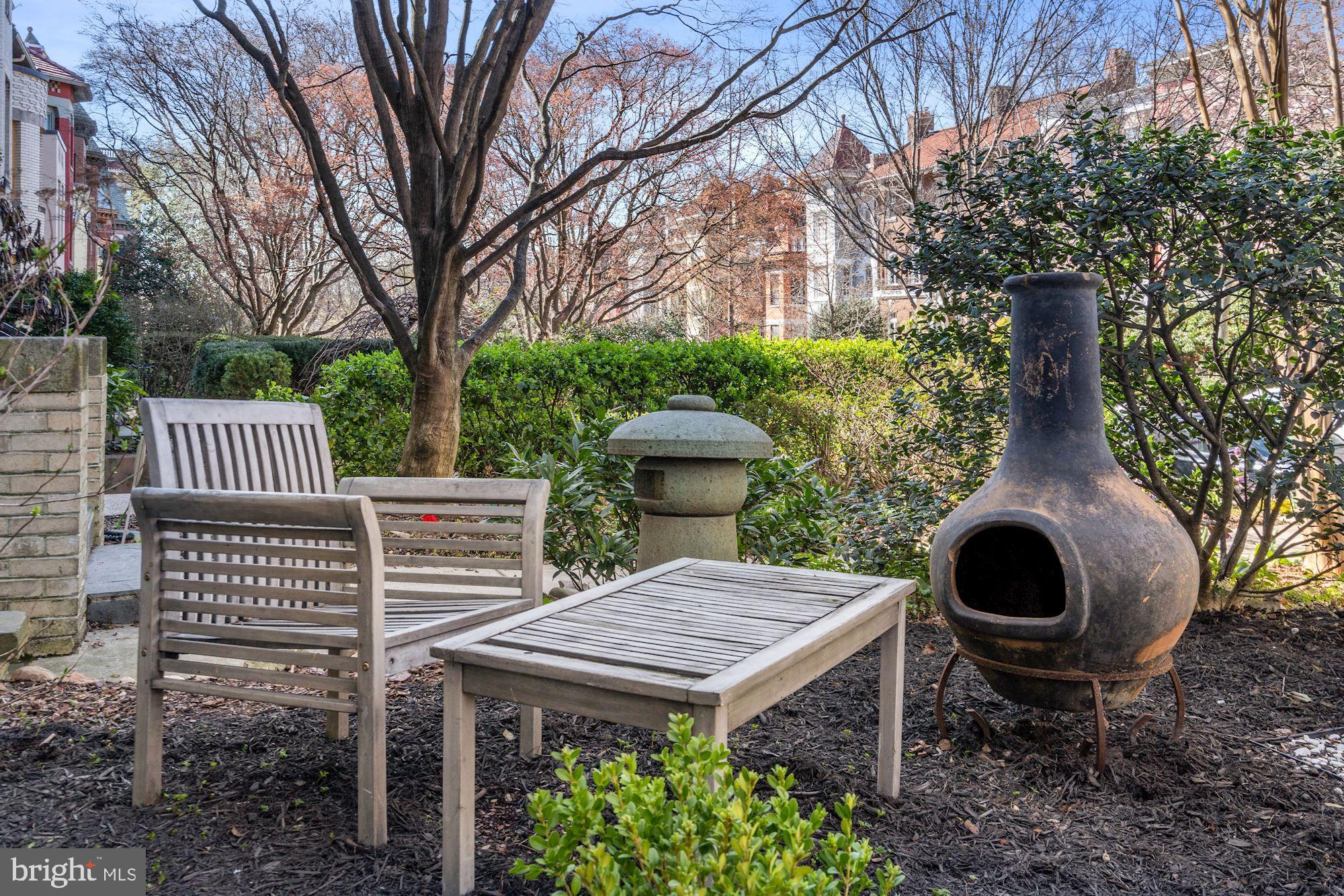 1906 Biltmore Street Northwest, Unit 3 Washington, DC 20009 - Photo 5 of 54 Front Yard