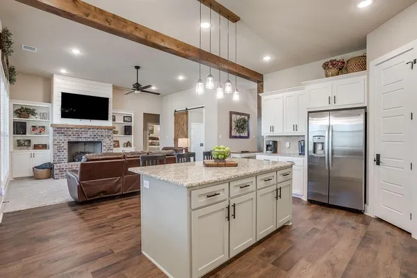 $650,000 | 322 Mountainview Court, Sunset, TX 76270