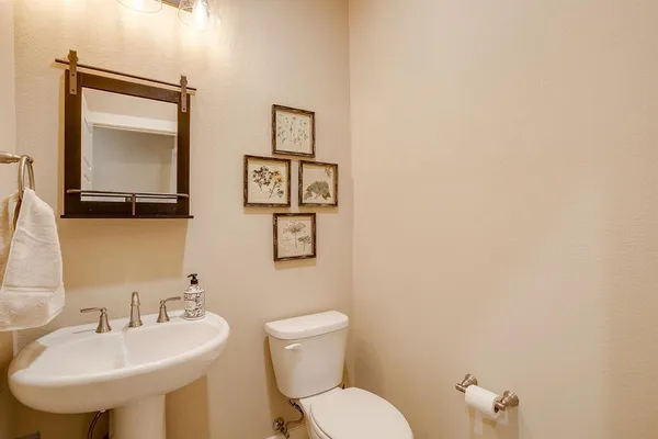 $650,000 | 322 Mountainview Court, Sunset, TX 76270