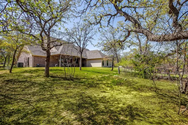 $650,000 | 322 Mountainview Court, Sunset, TX 76270