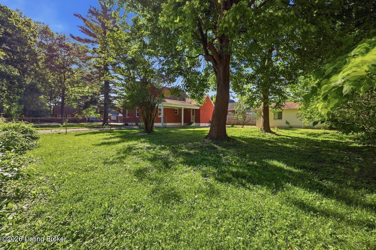 4600 Kiefer Road Louisville, KY 40216 - Photo 29 of 33 Plenty of space for outdoor activities