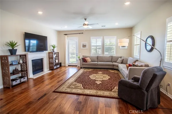 $6,750 | 26424 Township Street, Saugus, CA 91350
