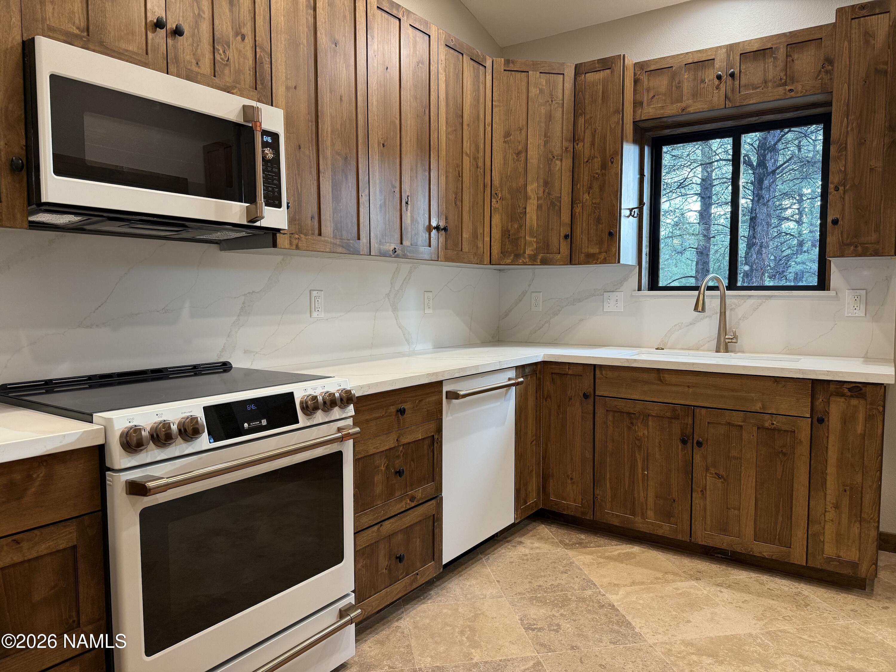 129 North Spitz Spring Road Parks, AZ 86018 - Photo 4 of 44 42" Upper Cabinets