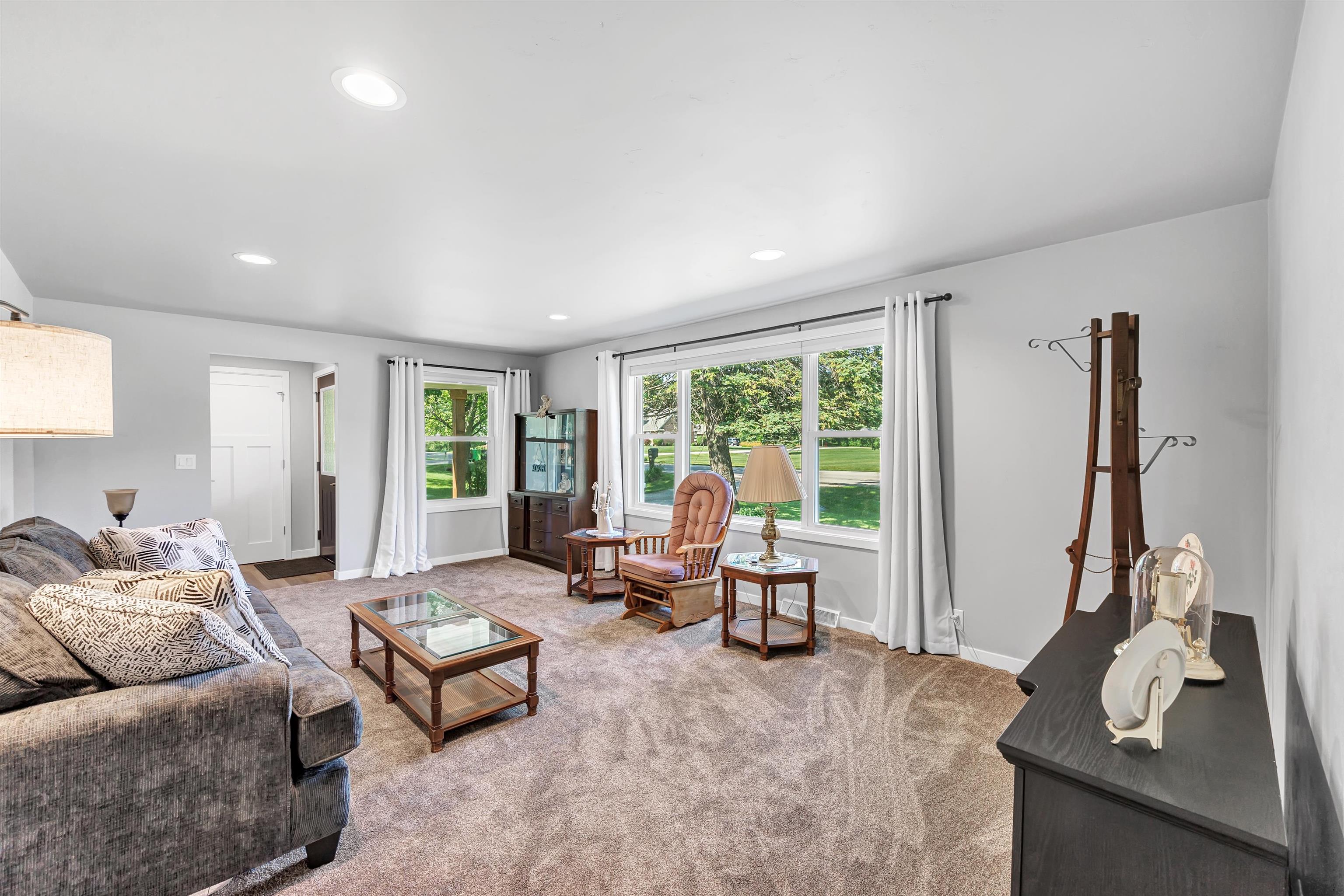 N9598 Noe Road Appleton, WI 54915 - Photo 5 of 23