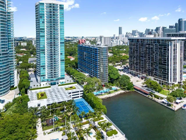 $1,000,000 | 2025 Brickell Avenue, Unit 1705, Miami, FL 33129