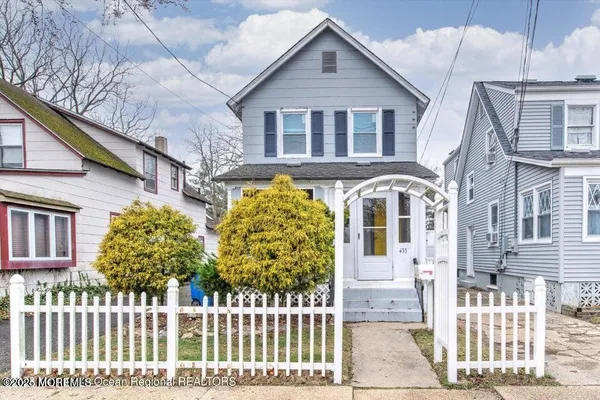 $2,800 | 433 Lincoln Avenue, Unit TOP, Point Pleasant, NJ 08742