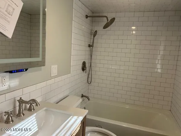 $2,800 | 433 Lincoln Avenue, Unit TOP, Point Pleasant, NJ 08742