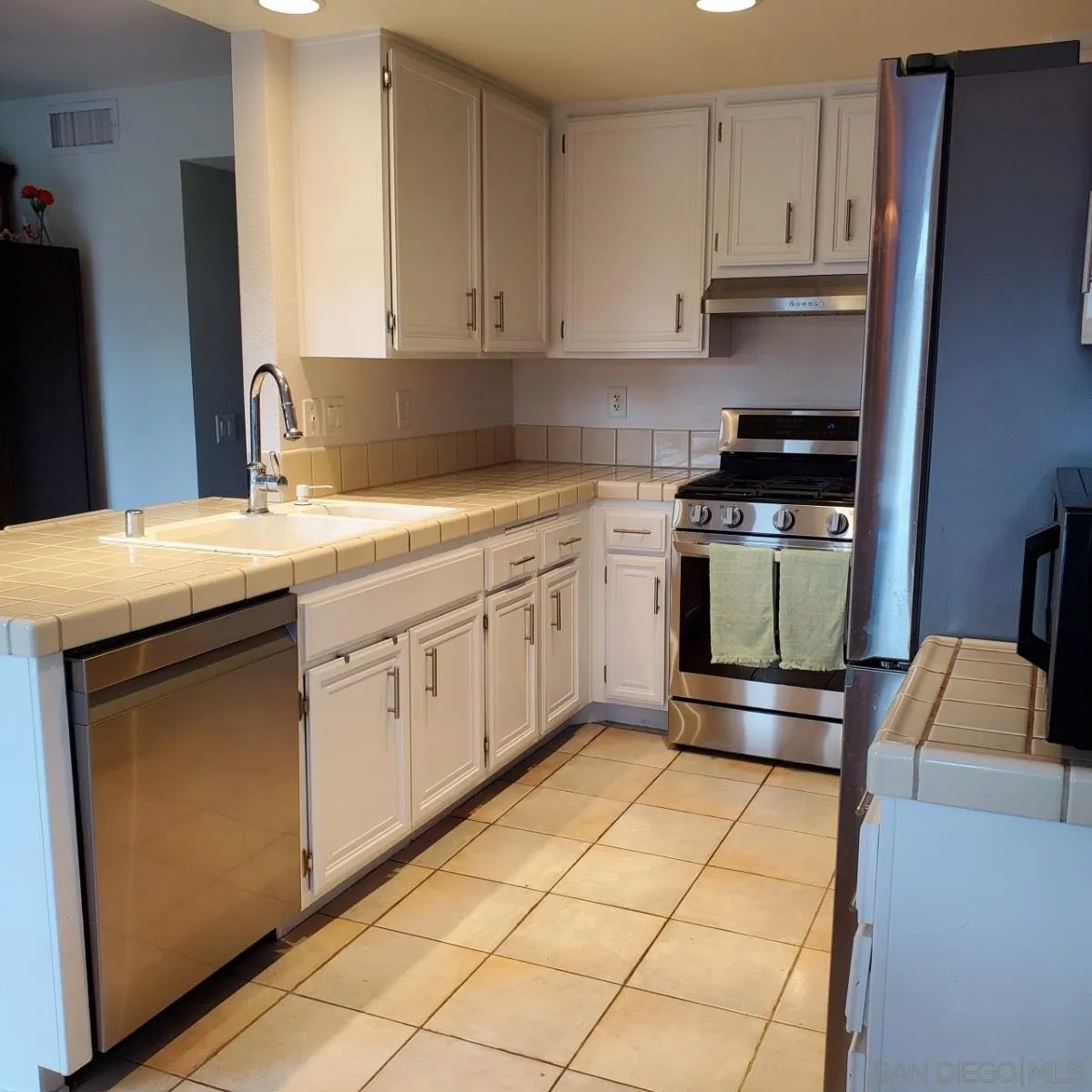 5347 Rio Plata Drive Oceanside, CA 92057 - Photo 12 of 41 Gallery Image 12