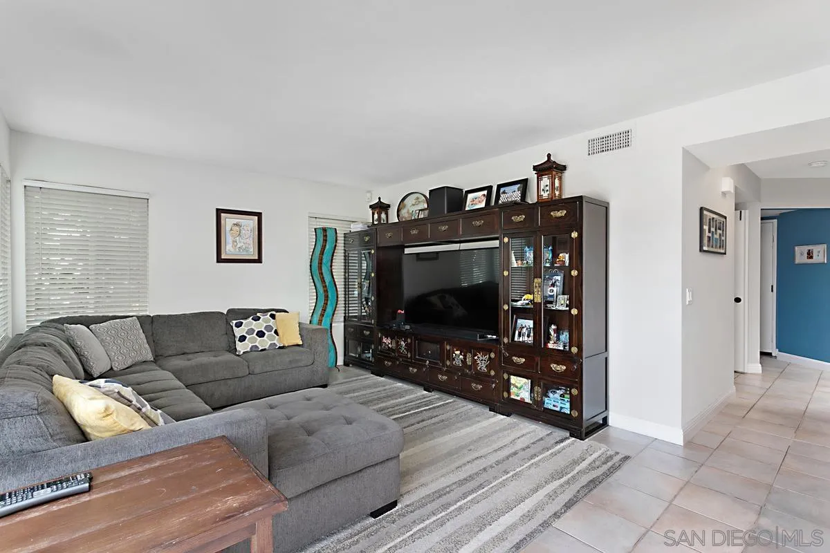 5347 Rio Plata Drive Oceanside, CA 92057 - Photo 10 of 41 Gallery Image 10