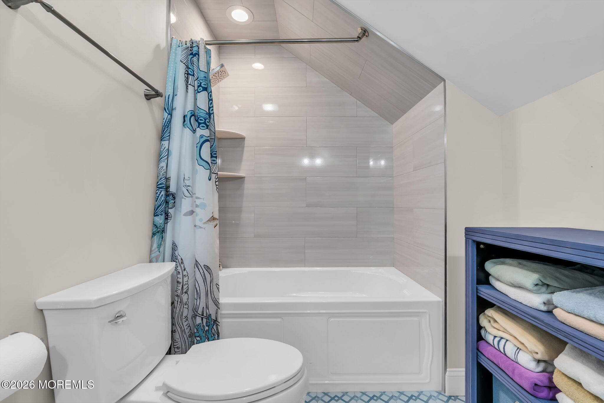 510 Bayview Drive Toms River, NJ 08753 - Photo 30 of 62 2nd Floor Hall Bath