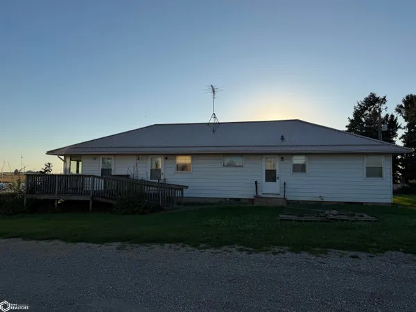 $179,000 | 4113 V18 Road, Brooklyn, IA 52211