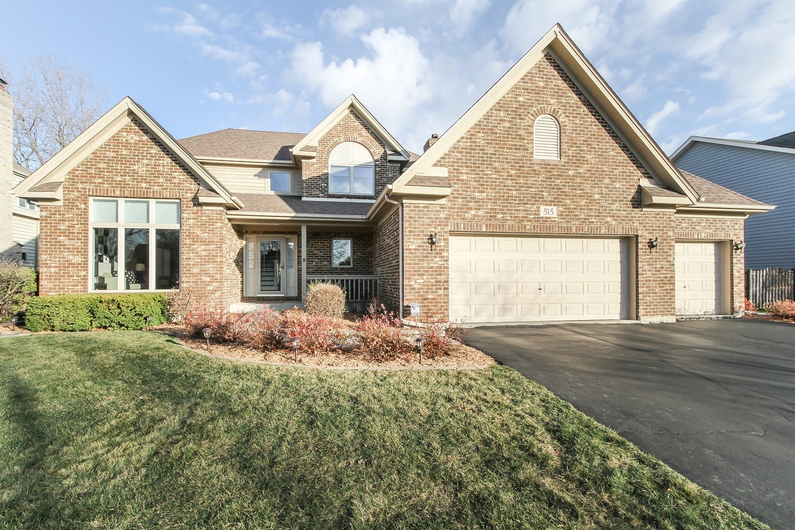 515 Grant Street Roselle, IL 60172 - Photo 1 of 42