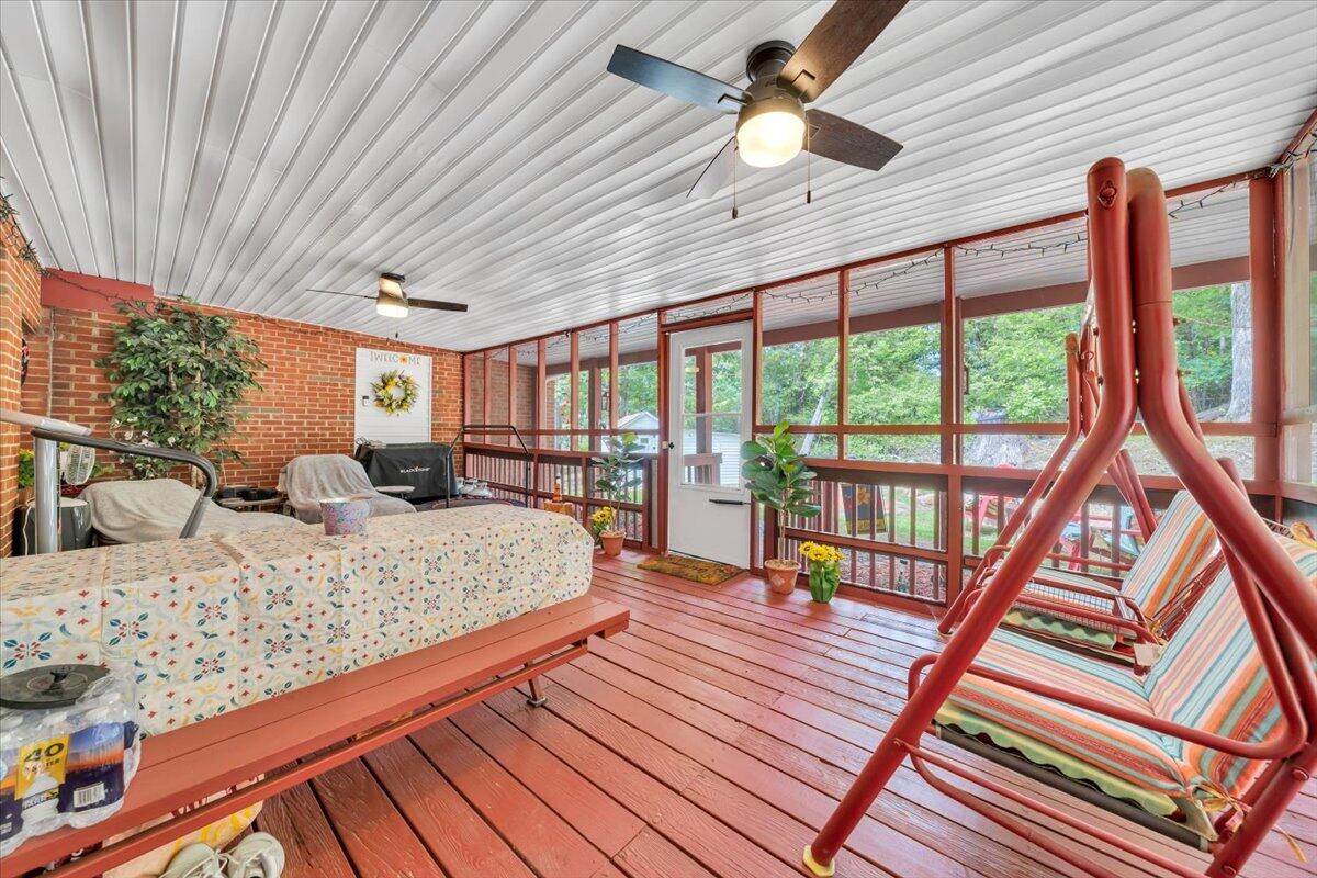 1852 Wildwood Road Salem, VA 24153 - Photo 40 of 48 22-MIB07879
